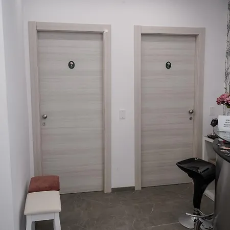 Alojamento de Acomodação e Pequeno-almoço La Peonia 4*