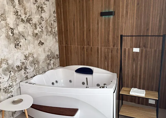 לינה וארוחת בוקר La Peonia